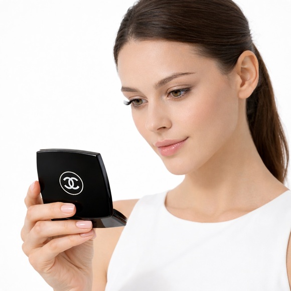 CHANEL Dual Mirror in Black and White - Picture 4 of 4